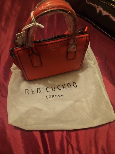 Hot pink red cuckoo - pink,