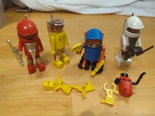 Vintage Playmo Space Droid Robot Figure 3318. Three Astronauts 