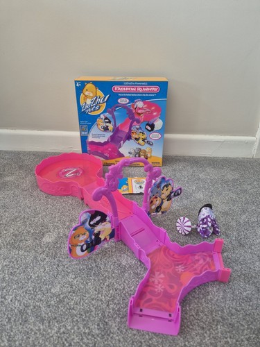 Zhu pets fashion runway - zhu,