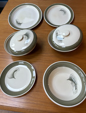 Susie Cooper china, Green Feather motif, platters and serving dishes