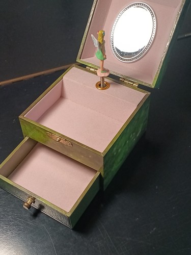 Trousselie vintage music box - music,