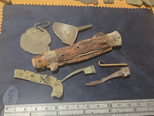 Lot metal detecting - lot,