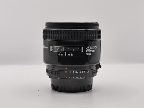 Nikon nikkor 85mm 8 - nikon, fast