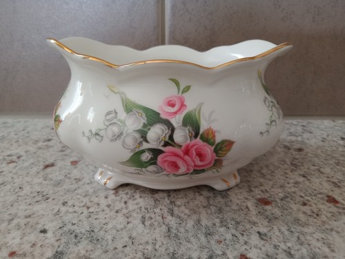 Royal albert lily the - of,