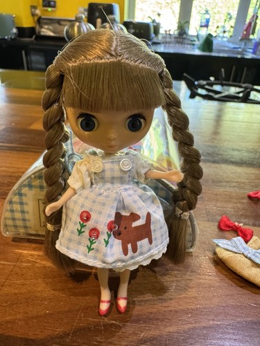 Petit blythe rainbow wish doll - petit,