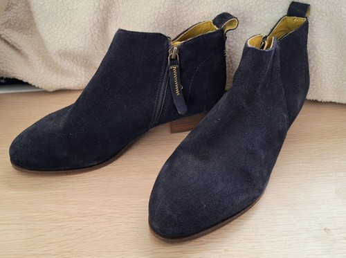 Nearly new white stuff navy - new,
