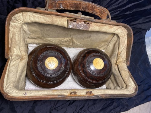 Antique set lawn bowling - 2,