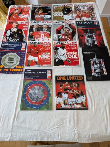 Man utd football programmes - football,