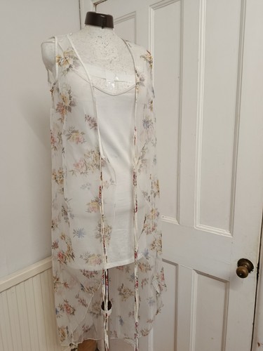 Stradivarius floral sheer - floral,