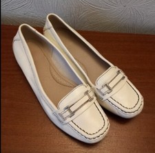 M&S Footglove Ladies Leather Shoes Loafers White Size 6 Wide Fit - NEW