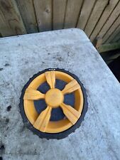 Wheel & Hub Cap, 2011 McCulloch M40 Petrol Lawn Mower, Briggs 450 Classic (107)