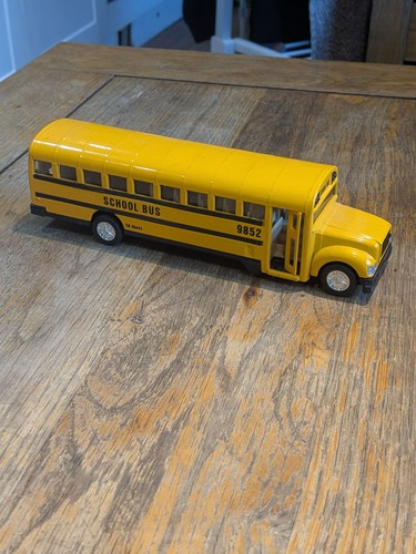 Classic yellow american school - american,