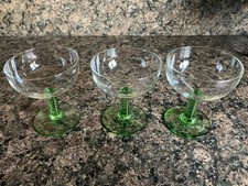 3 Retro/vintage green stemmed