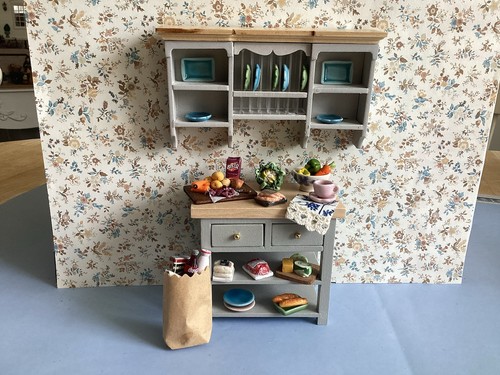 Dolls house scale - house, 1.12