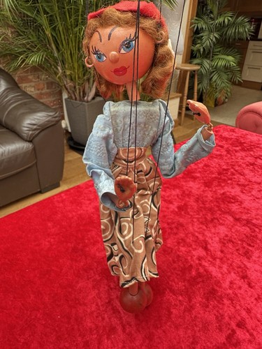 Early pelham puppet girl - pelham, t