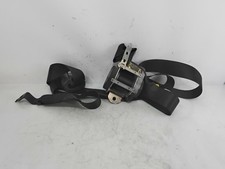 604782600A front seat belt