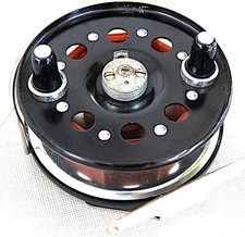 STRIKE RIGHT DURAFLOW TROTTING REEEL 3.5" WIDE GOOD CONDITION.          (1243)