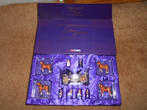 Corgi queen elizabeth - elizabeth, golden