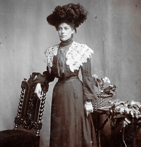 Victorian cabinet card photo - cabinet,