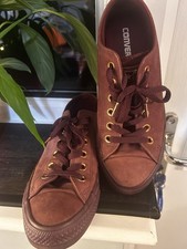 Woman’s Converse All Star