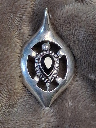 Filigree black onyx turtle - black,