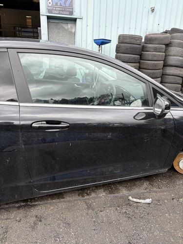 Ford fiesta mk8 - titanium, hatch