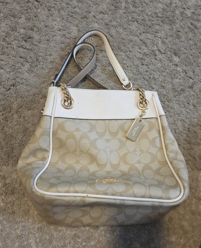 Coach signature shoulder bag - signature,