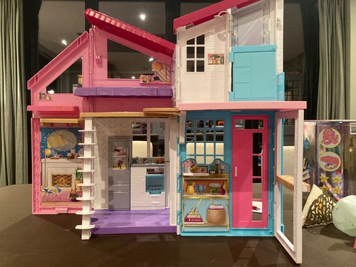 Barbie malibu house - house, playset