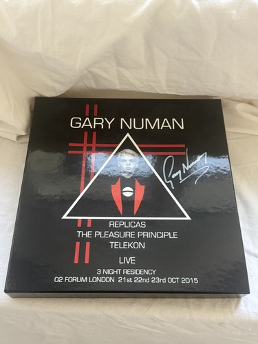 Gary numan live the o2 - gary,