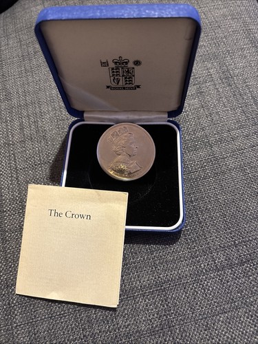 2002 the royal mint - 2002, queen