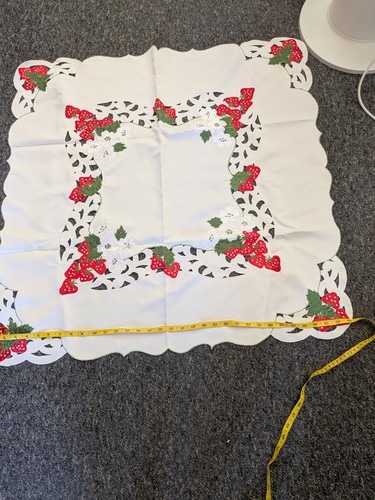 Square applique tablecloth - square,