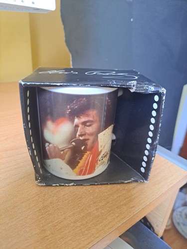Half moon bay - half, elvis