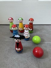 6 Wooden Pirate Skittles With 2 Balls 