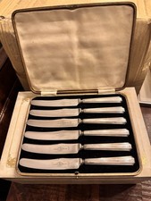 Boxed set of 6 silver handled butter knives by Edward Viner of Sheffield