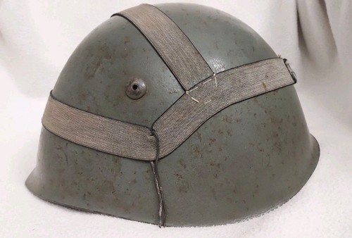 Italian m33 helmet