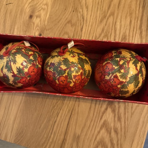 Large christmas baubles - 3, x