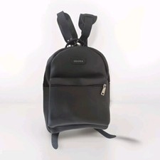 Grafea Zipper Backpack - Black 