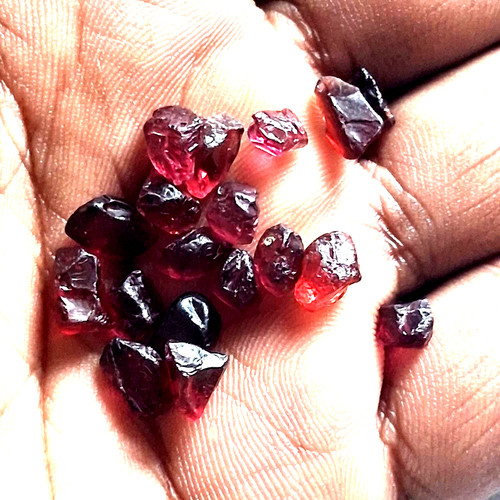 Natural rhodolite garnet rough - natural,