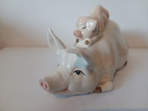 Beswick sow and piglet ceramic - sow,