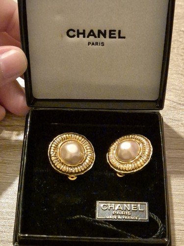 Chanel vintage faux pearl - chanel,