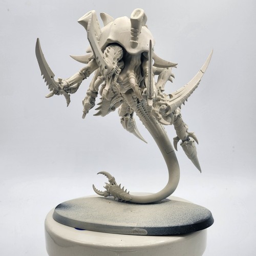 Leaping tyranid hive tyrant - leaping,