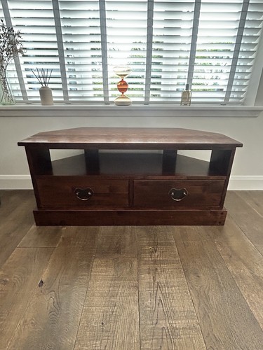 Laura ashley garret chestnut - laura,