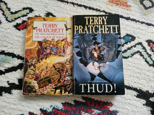 Terry pratchett book bundle - pratchett,