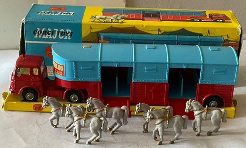 Corgi 1130 chipperfields - 1130,