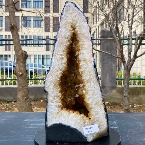 67lb natural citrine geode - 23.67lb,