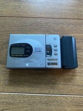 SONY MZ-R35 PORTABLE MINIDISC RECORDER MD WALKMAN with charger & battery