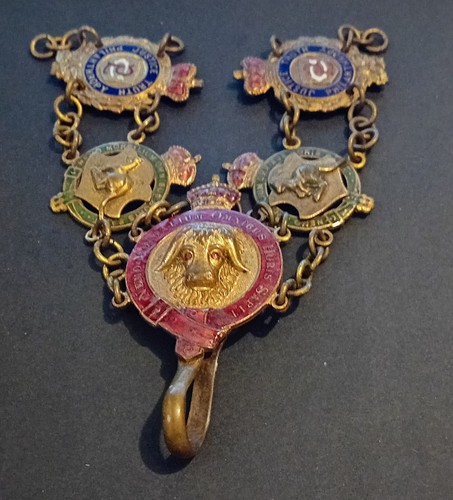Old enamel badge qc - old,