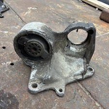 Peugeot 205 GTI Rear Engine Mount/Driveshaft engine Support Bracket mounting 