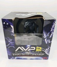 Alien vs Predator AVP2 Predalien Alien Warrior Real Figure 