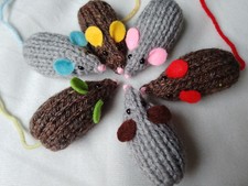 6 x  Hand knitted mice Pocket